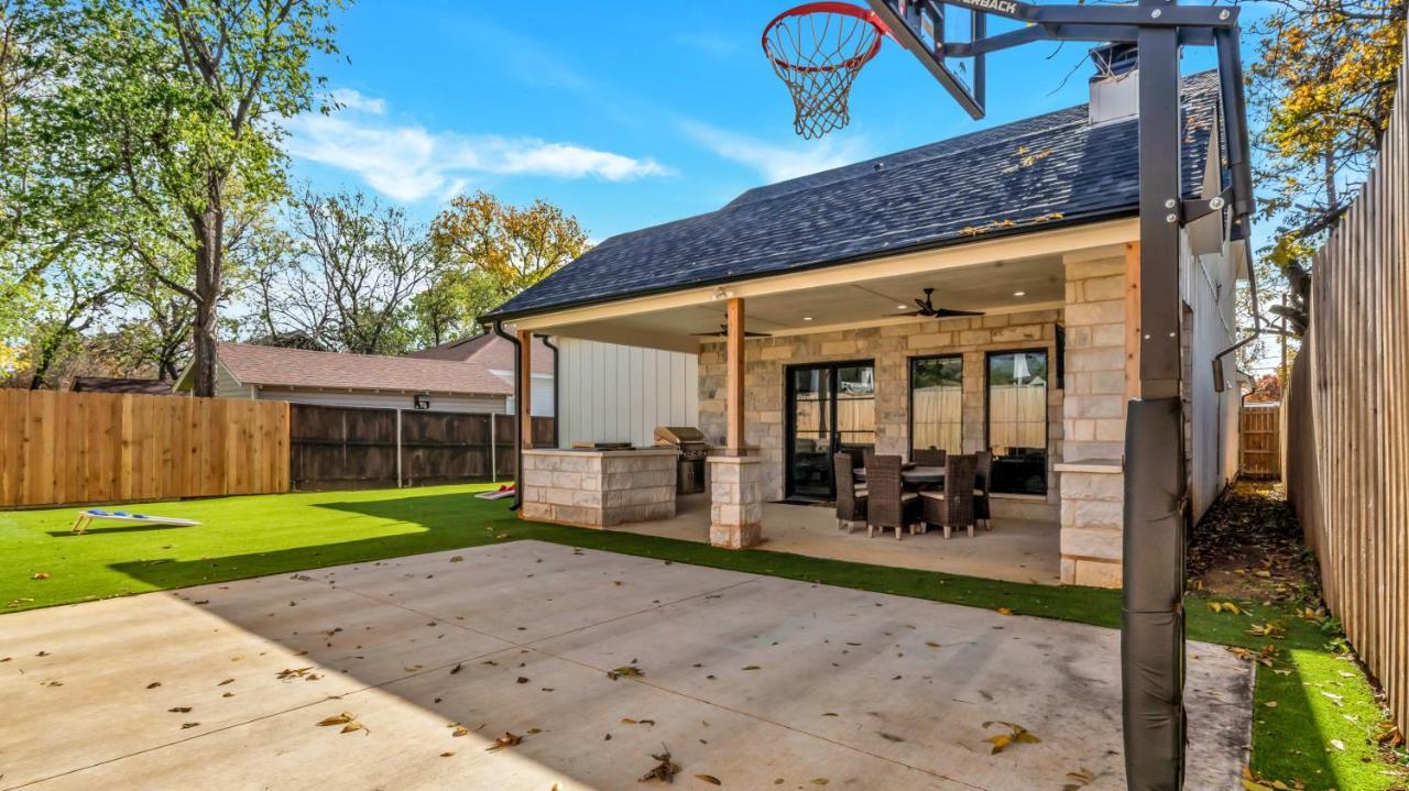 Luxury Gameroom/Basketball Hoop Arlington Exteriér fotografie